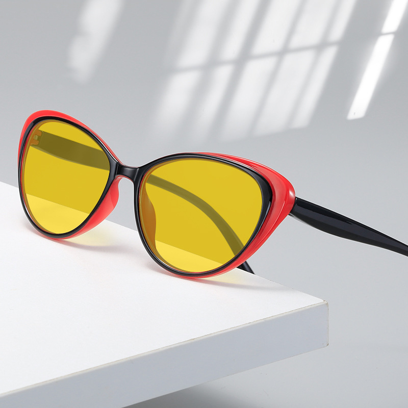 Lunettes rétro œil de chat pou - Retro Gaming Projector avis et prix
